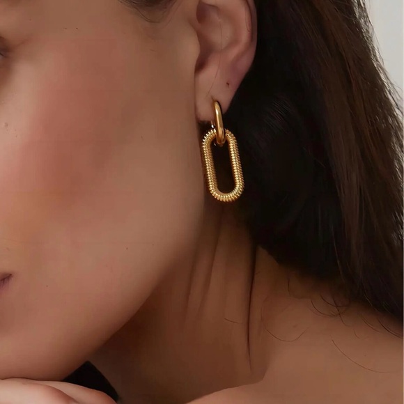 NEW💎18K Gold Link Loop Huggie Earrings*Hoop Earrings*Two Earrings In One - Picture 2 of 10